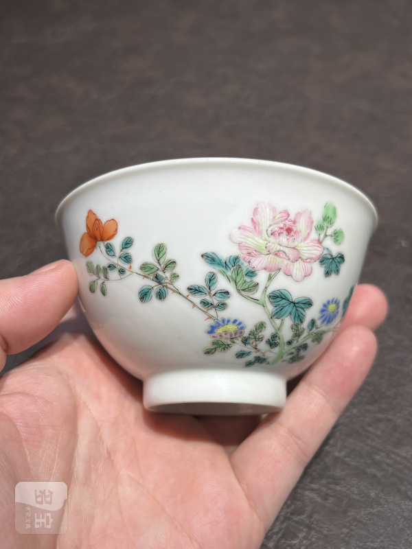 清乾隆 粉彩折枝花卉纹茶圆一对 - 图16